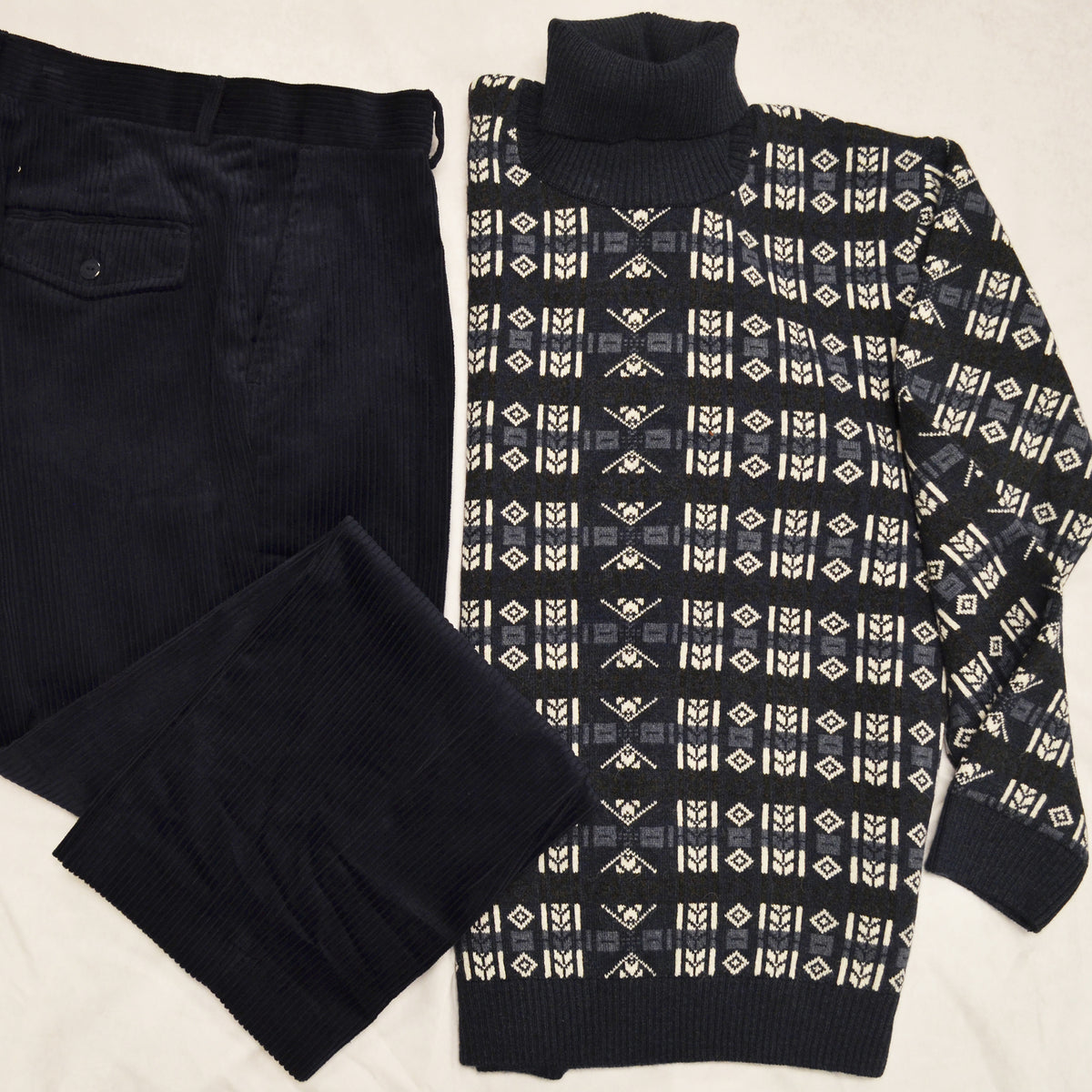 BUNDLE/NAVY CORDUROY