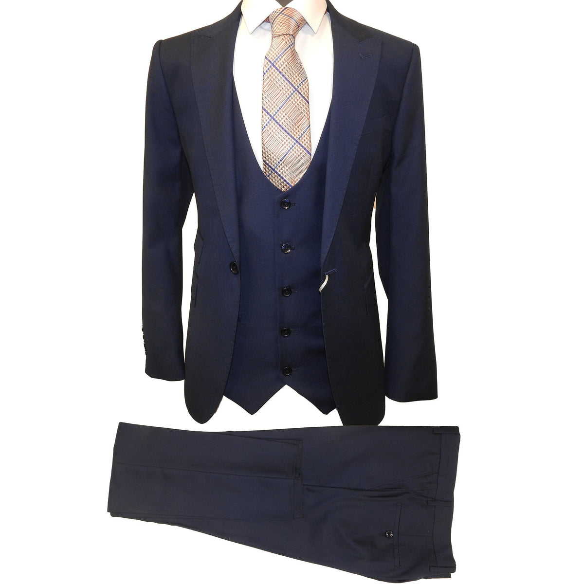 GR CLOTHING GRP DBA ROSSI U SS RM1102 / 38 REG SYDNEY VESTED SUIT by Rossi Man